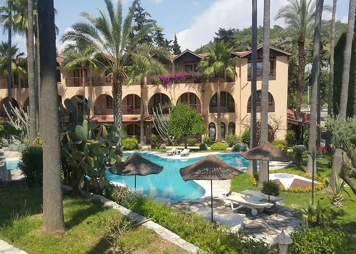 Green Paradise Beach Hotel